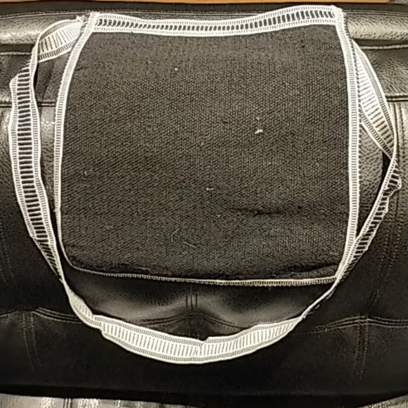 Handmade Wool Skull side bag. - Picture 3 of 3